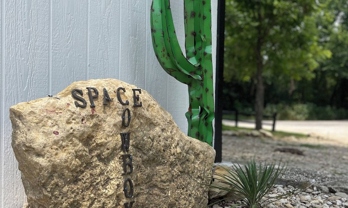 Lake Whitney Cabin | SPACE COWBOY cabin/studio