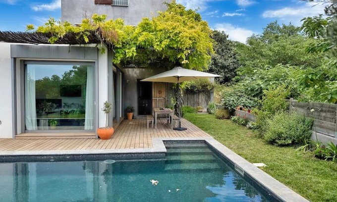 Plan-de-Cuques Villa | Spacieuse Villa avec Piscine & Jardin - Hébergement Classé