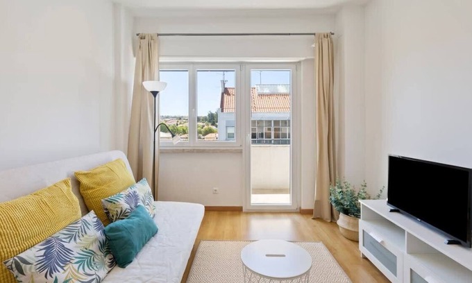 Benfica Apartment | Spacious 1 Bedroom Apartment with Balcony