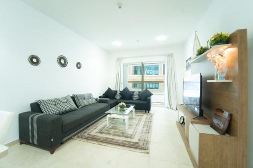 Dubai Apartment | Spacious 1 BR I Marina I Elite Residences
