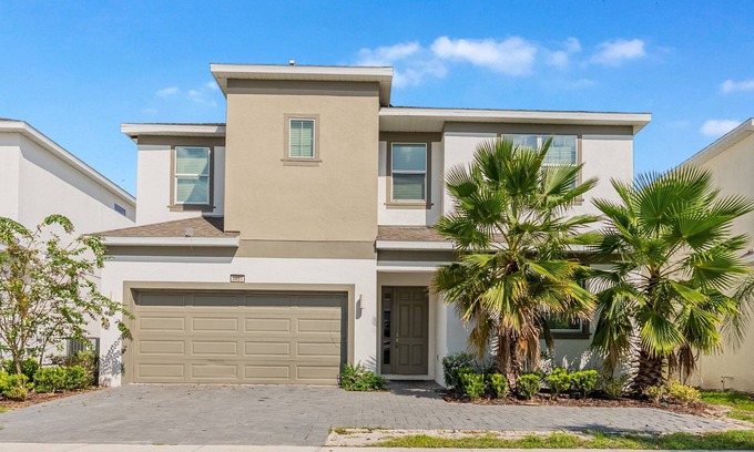 Kissimmee House | Spacious 12-bedroom house in welcoming Kissimmee with pool
