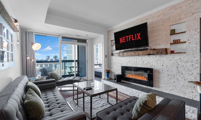 Niagara Hotel | Spacious 1BR - Downtown - Pool - Gym