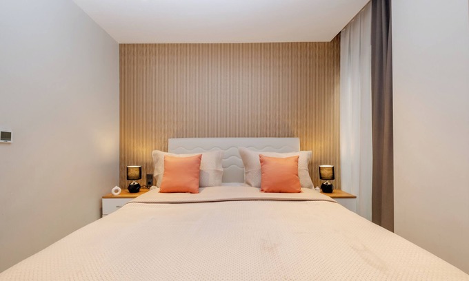 Cihangir Apartment | Spacious 2-bedroom apartment in marvelous Istanbul with AC