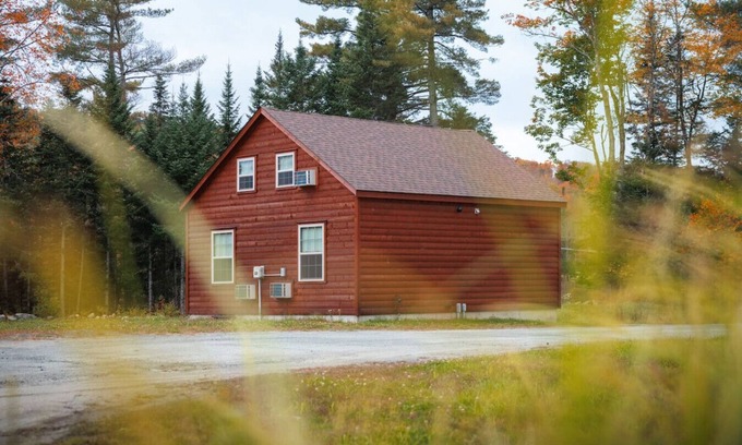 Bethlehem Cabin | Spacious 2-Bedroom Log Cabin with Loft