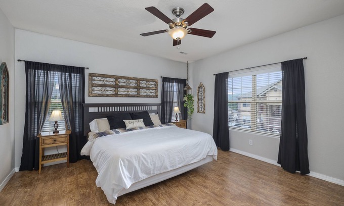 Indian Point Condo | Spacious 2 Couple Suite