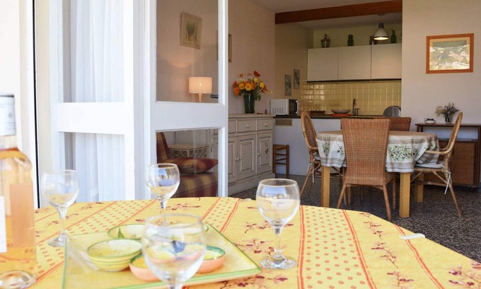 Le Lavandou Apartment | Spacious 2-Room Apartment with Pool, Tennis & Parking - Sleeps 4