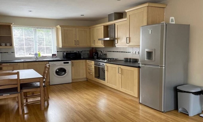 Stafford Apartment | Spacious 2BD apartment in the Vibrant Stafford