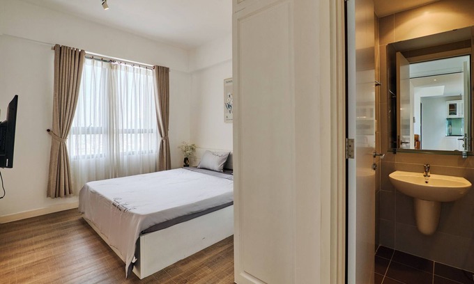 Thao Dien Apartment | Spacious 2BR Apt w/Lanmark 81 View 5mins to Metro station