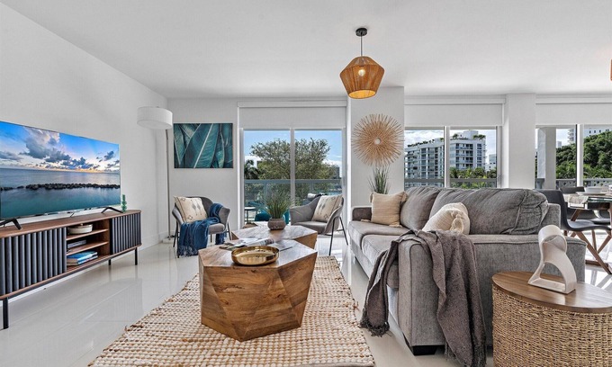 Bay Harbor Islands Apartment | Spacious 2BR, 2.5BA Apartment | Bay Harbor Islands Family-Friendly Stay