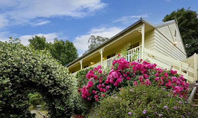 Upper Ferntree Gully House | Spacious 3BR Family Haven in Upper Ferntree Gully