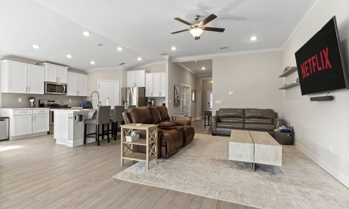 St. Augustine House | Spacious 3-Bedroom Family Home - 10 mins to Beach!