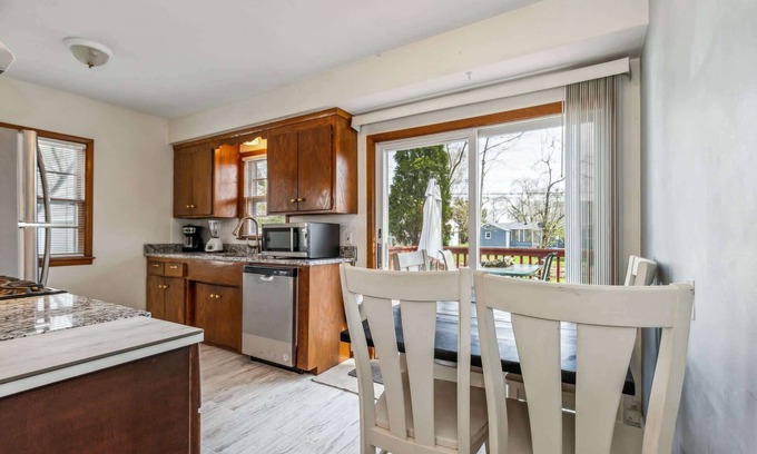 Crystal Apartment | Spacious 3-Bed Loft Home, Private Deck & Fire Pit