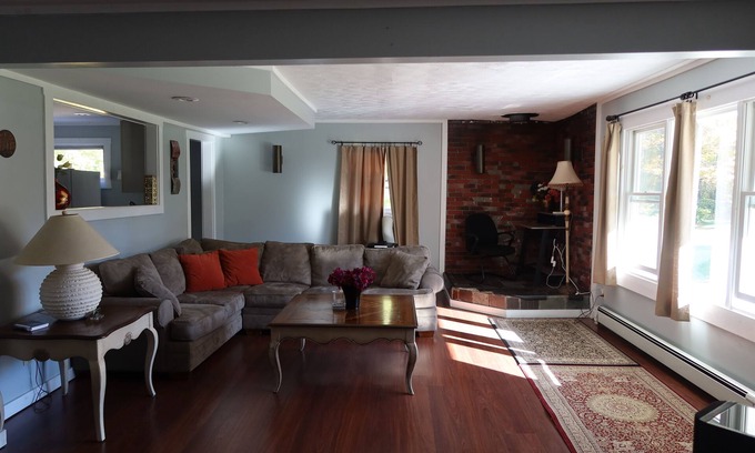 Bethlehem Condo | Spacious 3 bed room 2 bath room unit