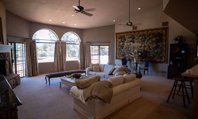 Pinyon Pines House | Spacious 3-bedroom mountain villa with fireplace