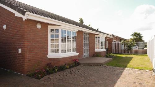 Ottery House | Spacious 3 Bedroom 2 Bathroom