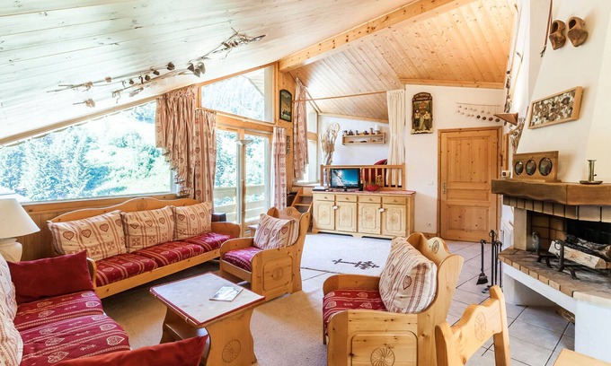 Meribel Apartment | Spacious 3-bedroom apartment ski-in/ski-out in Méribel, parking included