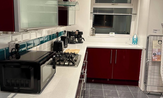 Offerton House | Spacious 3-Bedroom Home in Manchester – Perfect for Families & Groups