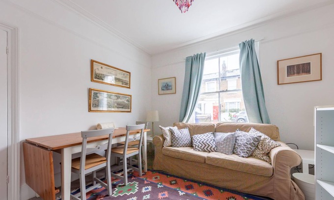 Ravenscourt Park House | Spacious 3 Bedroom House With Garden - Hammersmith
