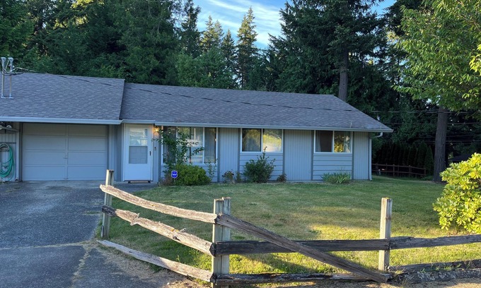 Bonney Lake Apartment | Spacious 3-bedroom apartment in enjoyable Bonney Lake