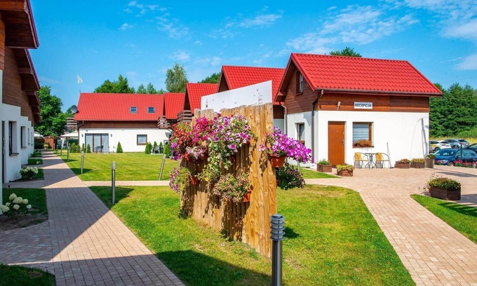 Jaroslawiec Apartment | Spacious 3-room apartment, summer pool
