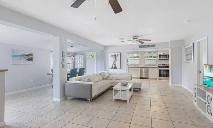 Rock Ridge House | Spacious 3Bed, 2Bath Home with Open Floor Plan - Just 2.5 Miles from the Beach!