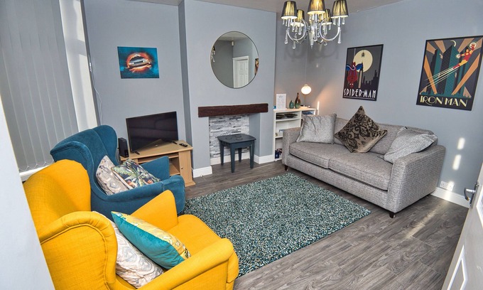 Castle Bromwich House | Spacious 3bedroom house sleeps 6 free wifi/carpark