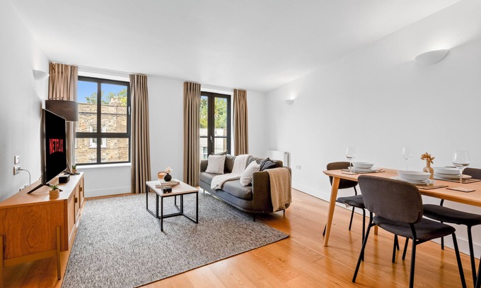 Islington Apartment | Spacious 3BR Kings Cross - FAST WIFI