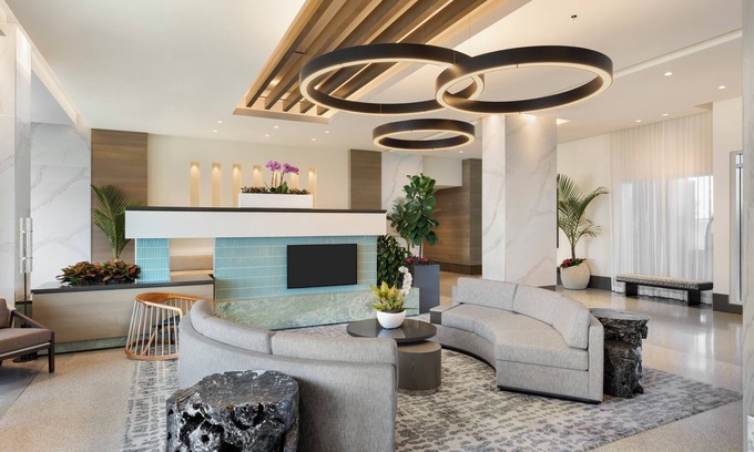 Charlotte Harbor Hotel | Spacious 3BR w/Balcony & Harbor Views – Ideal for Groups or Family Retreats