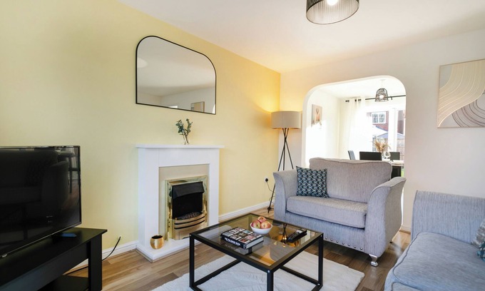 Lincoln House | Spacious 4 Bed House for Contractors – Parking Wi-Fi Lincoln