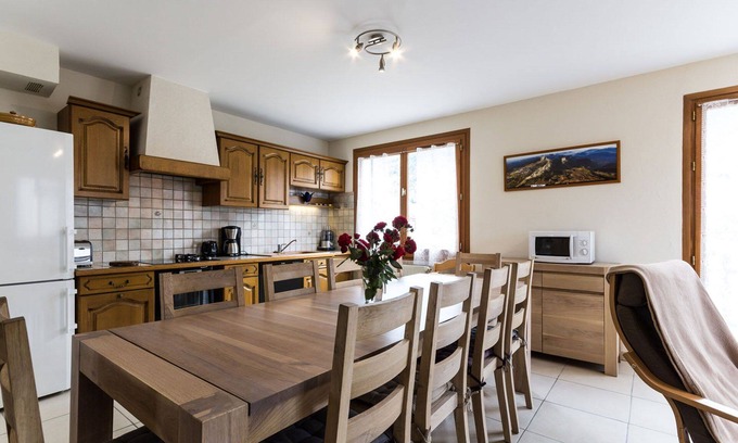 Lalley House | Spacious 4 bedroom gite "Menil" with Jacuzzi-Sauna in Trieves Vercors