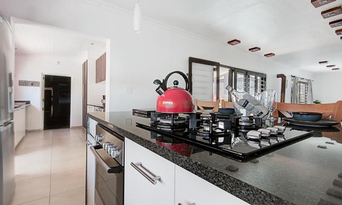 Bloubergstrand Villa | Spacious 4 bedroom hideout sanctuary with pool