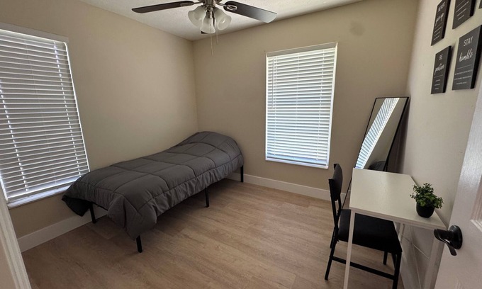 Clewiston House | Spacious 4-bedroom house in wonderful Clewiston with AC