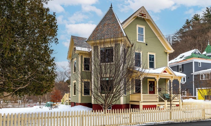 Woodstock House | Spacious 4-bedroom house in charming Woodstock