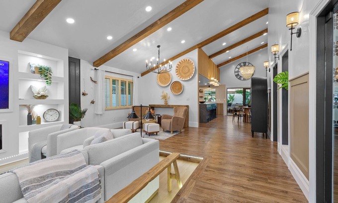 Northeast Anaheim House | Spacious 4-bedroom Luxury Villa near Disneyland and Socal Attractions
