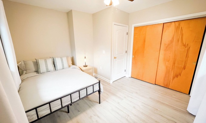 Dayton House | Spacious 4-bedroom Off-Campus House