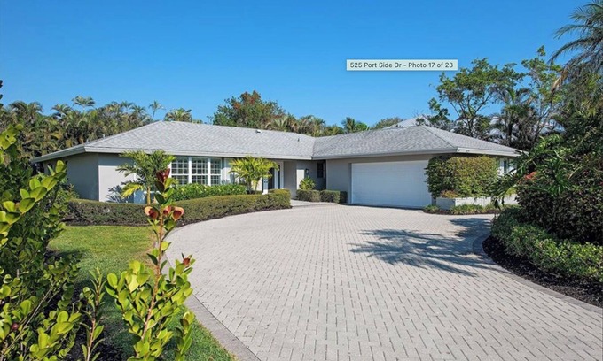 Moorings House | Spacious 4-bedroom pool house in Moorings neighborhood of Naples