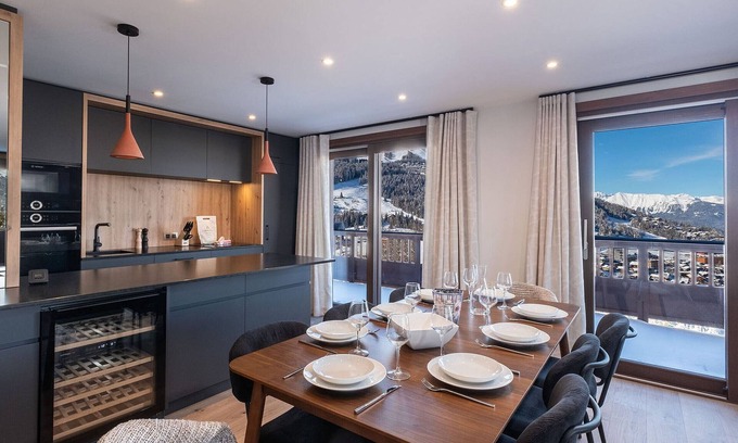 Courchevel Apartment | Spacious 4-bedroom Ski-In/Ski-Out Apartment in Courchevel Moriond