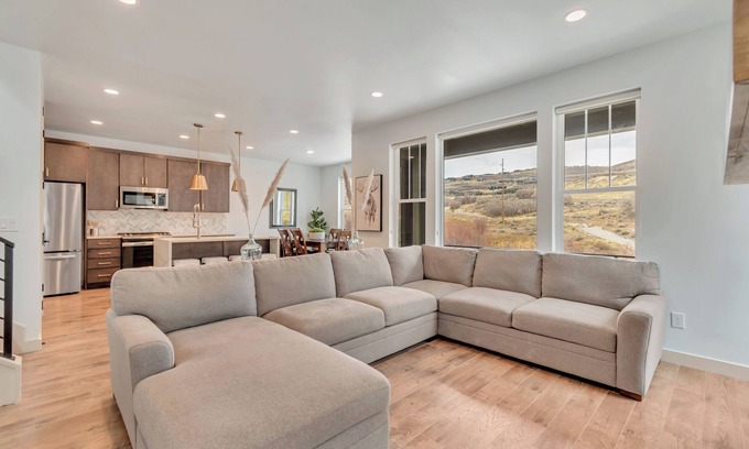 Deer Mountain House | Spacious 4 bedroom townhome in Park City with private Hot Tube