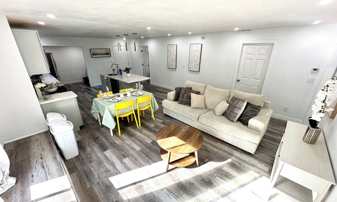 Santa Clara House | Spacious 4-bedroom house in fantastic Santa Clara with long driveway