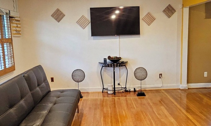 Hillcrest Heights House | Spacious 4-bedroom house in delightful Temple Hills with WiFi, AC.