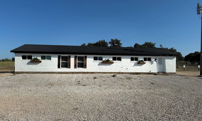 Weatherford House | Spacious 4-bedroom house on quiet private drive