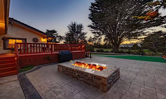 Half Moon Bay House | Spacious 4300 sq ft Bay Escape – On Golf Course & Near to Beach and Trials