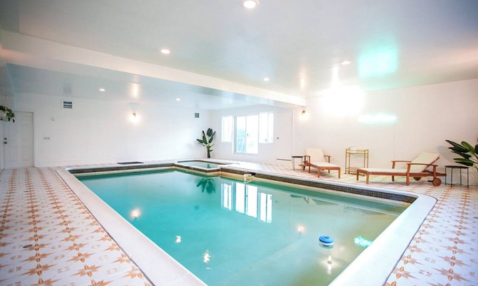 South San Francisco House | Spacious 4BR Family Retreat with Indoor Pool, Jacuzzi & Movie Room – Near SFO