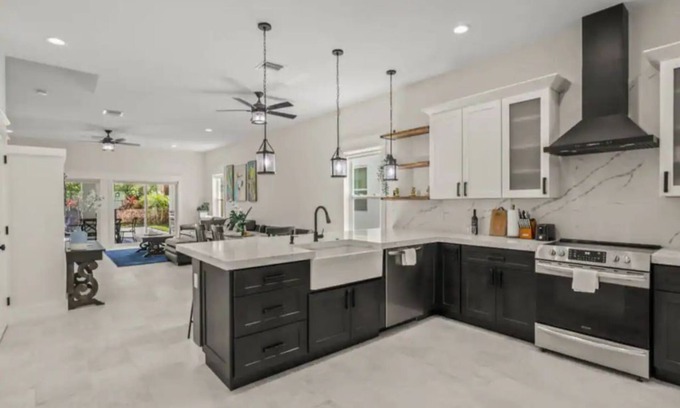Jensen Beach House | Spacious 4BR 10 beds, 10mins to Beach!