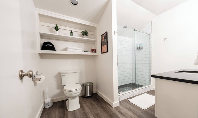 Norman House | Spacious 4BR/2BA Home - Closest Stay to OU Stadium & Campus
