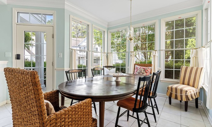 Bayside House | Spacious 4BR Home in Bayside Balcony, Bikes, Pools & Family Amenities