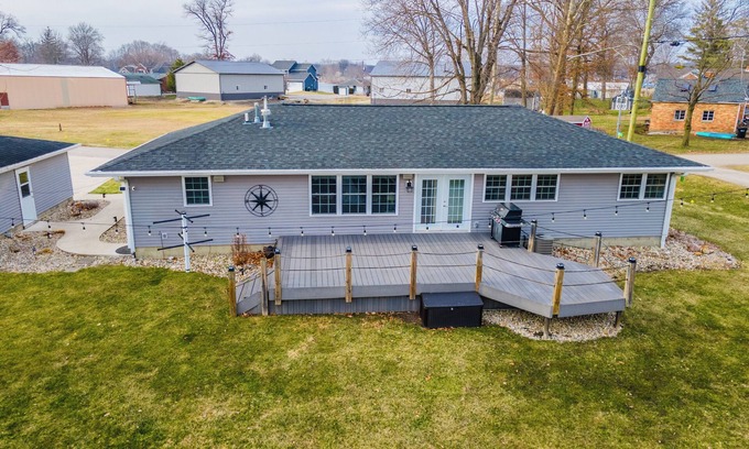 Stroh House | Spacious 4BR Lakehouse Getaway on All-Sports Big Turkey Lake!