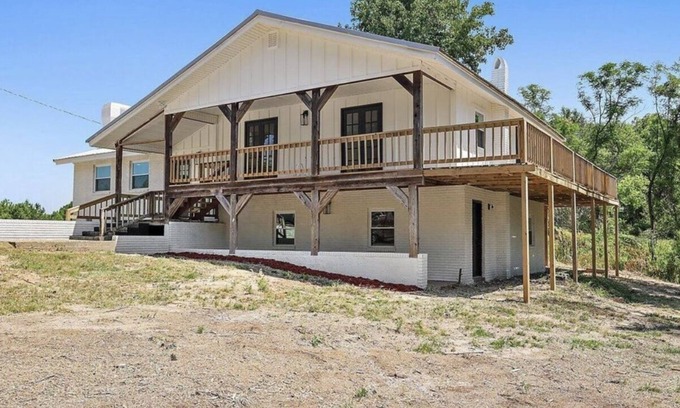 Magee House | “Spacious 4BR Oasis: Game Room, Luxe Baths & Fully Stocked Kitchen!”