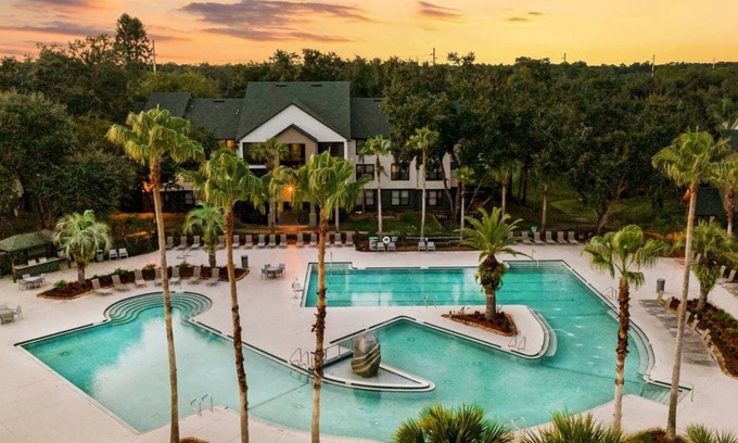 Bearss Plaza Apartment | Spacious 4BR Retreat, with pool & gym Near USF