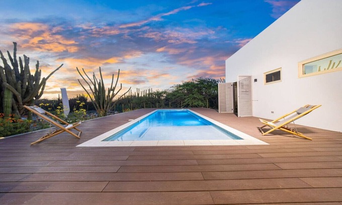 Noord Villa | Spacious 4BR Villa Near Palm Beach & Ritz at Halifat 5 by Bocobay